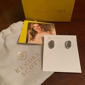 Kendra Scott Stud earrings in Platinum Drusy